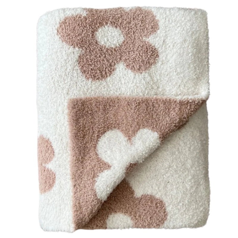 Daisy Fuzzy Blanket | Latte