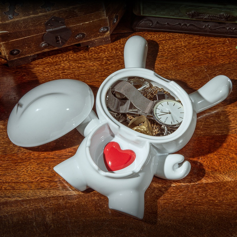 L.I.E. (LOVE ISNT EASY) Dunny Ceramic Ashtray: PURE Edition (PRE-ORDER)