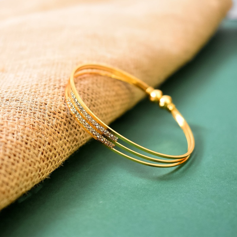 Elegant Women’s Gold-Plated Bracelet