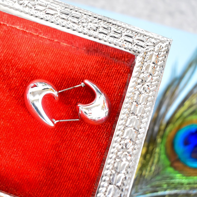 Cashew Design Earrings  Timeless Style and Sophistication