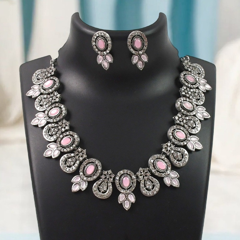 Exquisite Pink & White Diamond Necklace Set – Radiant Elegance