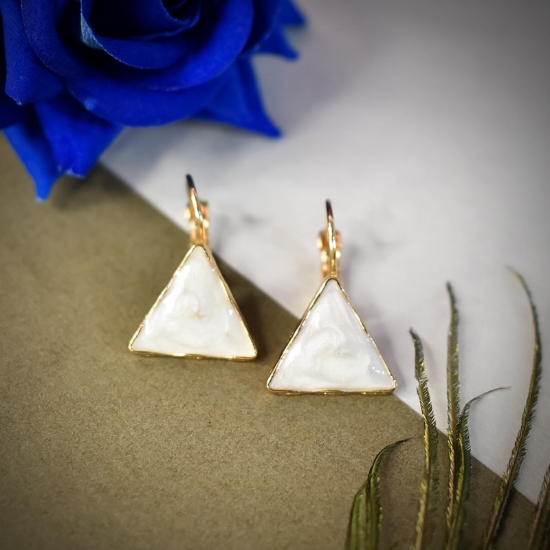 Luxe Triangle Earring Set – Geometric Glamour