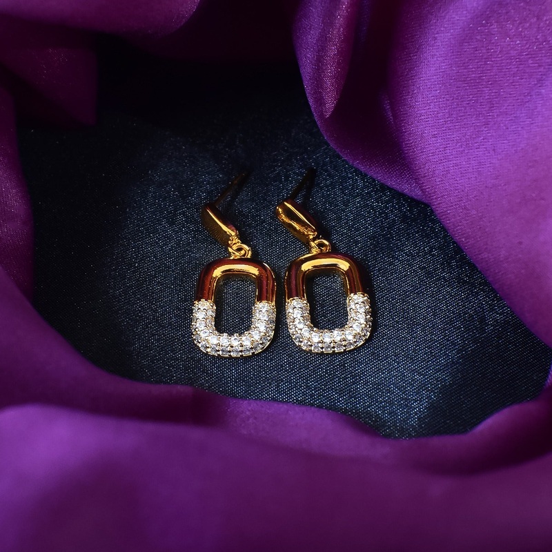 Elegant Traditional Handmade Earrings – Cultural Charm & Craftsmanship