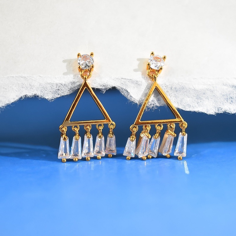 Heritage-Inspired Traditional Earrings – Timeless Craft and Design