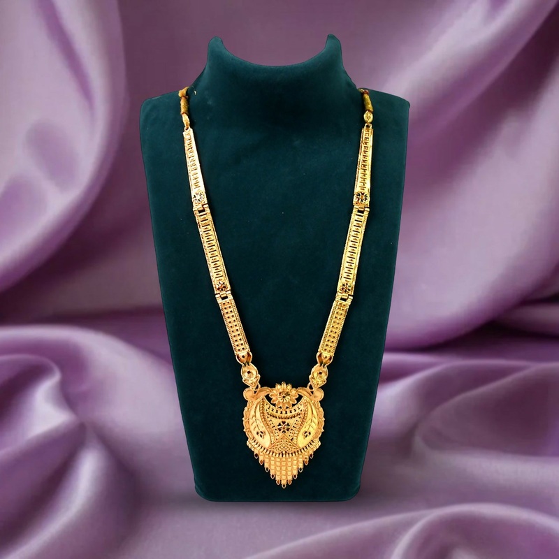 Luxe Diamond-Inspired Necklace  An Expression of Elegance