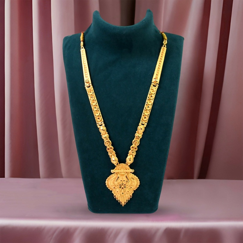 Radiant Sapphire Necklace  A Touch of Classic Luxury