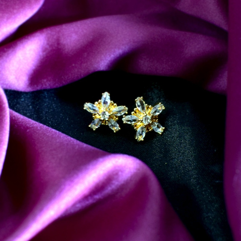 Vintage-Inspired Traditional Earrings – Timeless Elegance
