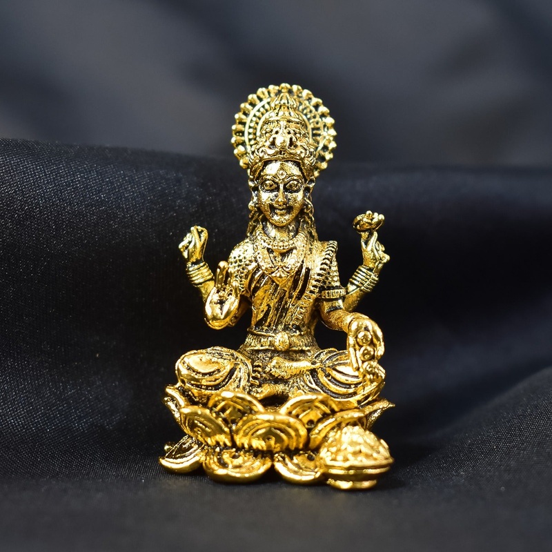 Gold-Plated Lakshmi Mata Murti – Divine Metal Statue for Wealth & Prosperity