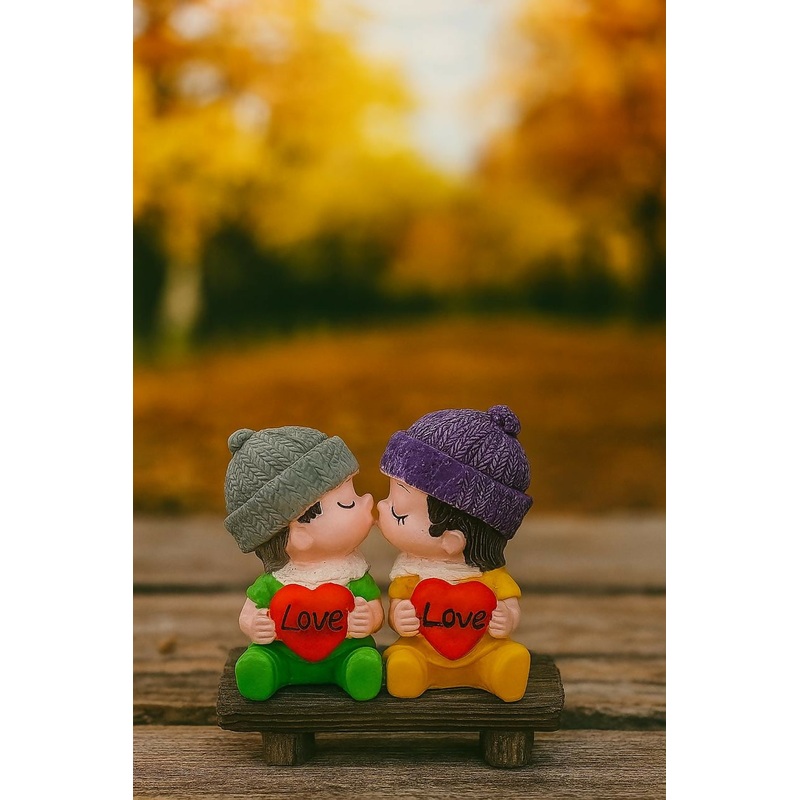 SweetKiss Love Couple Showpiece  Resin Miniature Figurine on Wooden Bench  Romantic Gift for Valentine’s, Anniversary, Home Decor